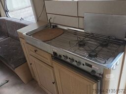 KIP KG 48 TN Wohnwagen Toilet + Etagenbett