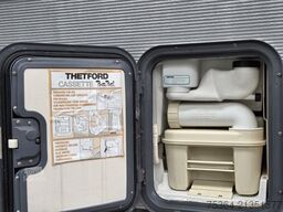 KIP KG 45 TLB Wohnwagen Toilet + Etagenbett