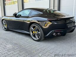 FERRARI Roma Coupe Schwarz