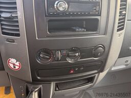 Mercedes-Benz Foodtruck, Imbisswagen, Food Truck mit neuer Küche und Ausstattung