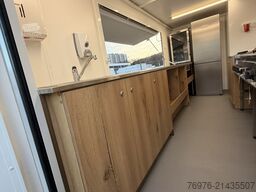 Mercedes-Benz Foodtruck, Imbisswagen, Food Truck mit neuer Küche und Ausstattung