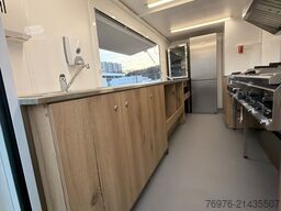 Mercedes-Benz Foodtruck, Imbisswagen, Food Truck mit neuer Küche und Ausstattung