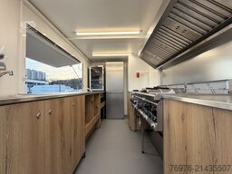 Mercedes-Benz Foodtruck, Imbisswagen, Food Truck mit neuer Küche und Ausstattung