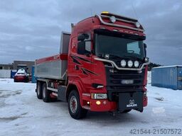 Scania R730 6x4 snow plow–equipped tipper truck with unde