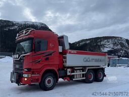 Scania R730 6x4 snow plow–equipped tipper truck with unde