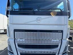 Volvo FH460 6x2 Tractor Unit – Gas-Powered