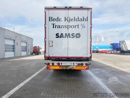 Krone 3 axle Curtainsider / Planenauflieger