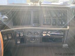 Volvo FM 370 + Euro 5 + Palfinger Z-Q170 Crane + 30to...