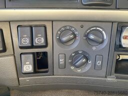 Volvo FM 370 + Euro 5 + Palfinger Z-Q170 Crane + 30to...