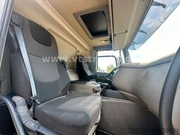 DAF CF 360 6x2 Kofferaufbau mit Stapleraufnahme