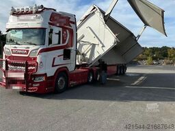 Vang SHSL 111 wood chip trailer with side tip