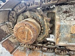 Liebherr R922 crawler excavator with digging bucket and 201