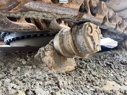 Liebherr R922 crawler excavator with digging bucket and 201