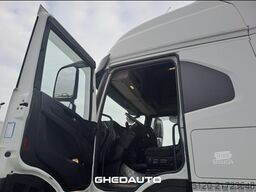 IVECO AS440T/P - AS440 T/P cabinato con ralla