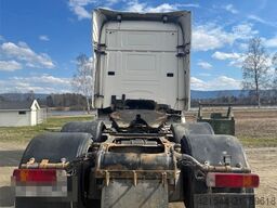 Scania R500 6x2 tractor unit. Repair object.