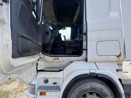 Scania R500 6x2 tractor unit. Repair object.