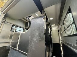 Volvo FH Occasion paardenvrachtwagen Roelofsen specia...