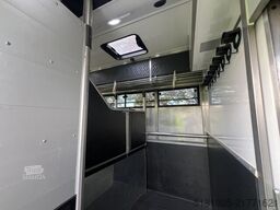 Volvo FH Occasion paardenvrachtwagen Roelofsen specia...