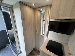 Volvo FH Occasion paardenvrachtwagen Roelofsen specia...