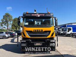 Iveco AD320S42