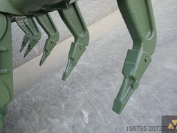 Caterpillar 130G Ex-army