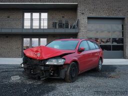 VOLKSWAGEN Passat Variant Trendline BlueMotion Unfall
