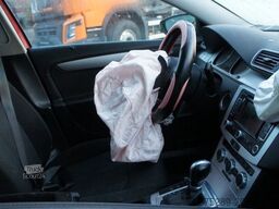 VOLKSWAGEN Passat Variant Trendline BlueMotion Unfall