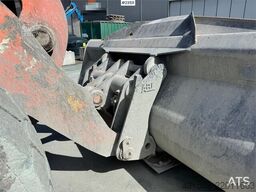 Hitachi ZW310 Wheel Loader w/ Bucket and Pallet Forks – 7,