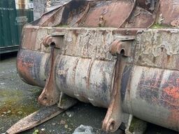 Hitachi ZW310 Wheel Loader w/ Bucket and Pallet Forks – 7,