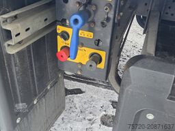 Schmitz SKO24 Carrier Vector 1550 Zustand gut, leichter Streifschaden rechts