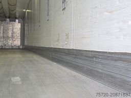 Schmitz SKO24 Carrier Vector 1550 Zustand gut, leichter Streifschaden rechts