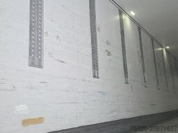 Schmitz SKO24 Carrier Vector 1550 Zustand gut, leichter Streifschaden rechts