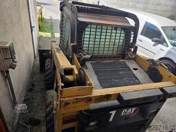 CATERPILLAR 226D3 Lader mit Schwergutschaufel