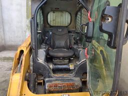 CATERPILLAR 226D3 Lader mit Schwergutschaufel