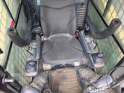 CATERPILLAR 226D3 Lader mit Schwergutschaufel