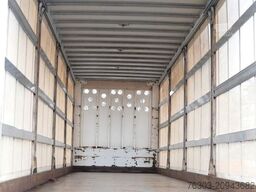 RENAULT D26  Wide 380 *Vögeltransporter*