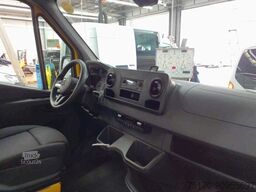 MERCEDES-BENZ eSprinter 312 DHL Regal KEP-Ausbau