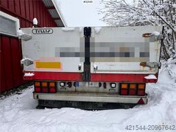 Tyllis jumbo semi-trailer with HMF crane