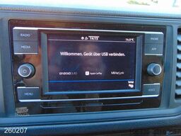 VOLKSWAGEN Crafter 2.0 TDI Regaleinbau-Klima-PDC