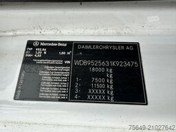 Mercedes-Benz Axor 1833 AK 4x4 Axor 1833 AK 4x4 mit Heckkran Atlas 105.2-A2L