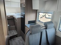 CARADO T338 S /MJ25 /Markise /Fahrradträger /5Personen