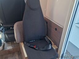 CARADO T338 S /MJ25 /Markise /Fahrradträger /5Personen