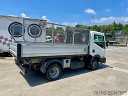 Nissan NT 400