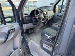 VOLKSWAGEN Crafter Kasten 2.0 TDI 30 mittel L2H1 GLASTRANS