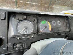 MERCEDES-BENZ Vario 814 D Pritsche Kran Fassi F45