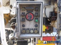 Foden S108R 8x4 RHD Huwer vacuum tank 15.5 m3