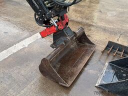 Bobcat E 27z (BE MACHINE / 1197H / INCL KANTELBAK + RI...