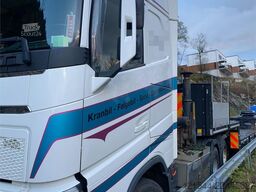 Volvo FH500 truck with a 24 t/m Palfinger crane