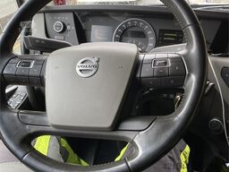 Volvo FH500 truck with a 24 t/m Palfinger crane