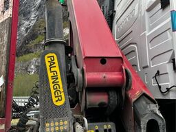 Volvo FH500 truck with a 24 t/m Palfinger crane
